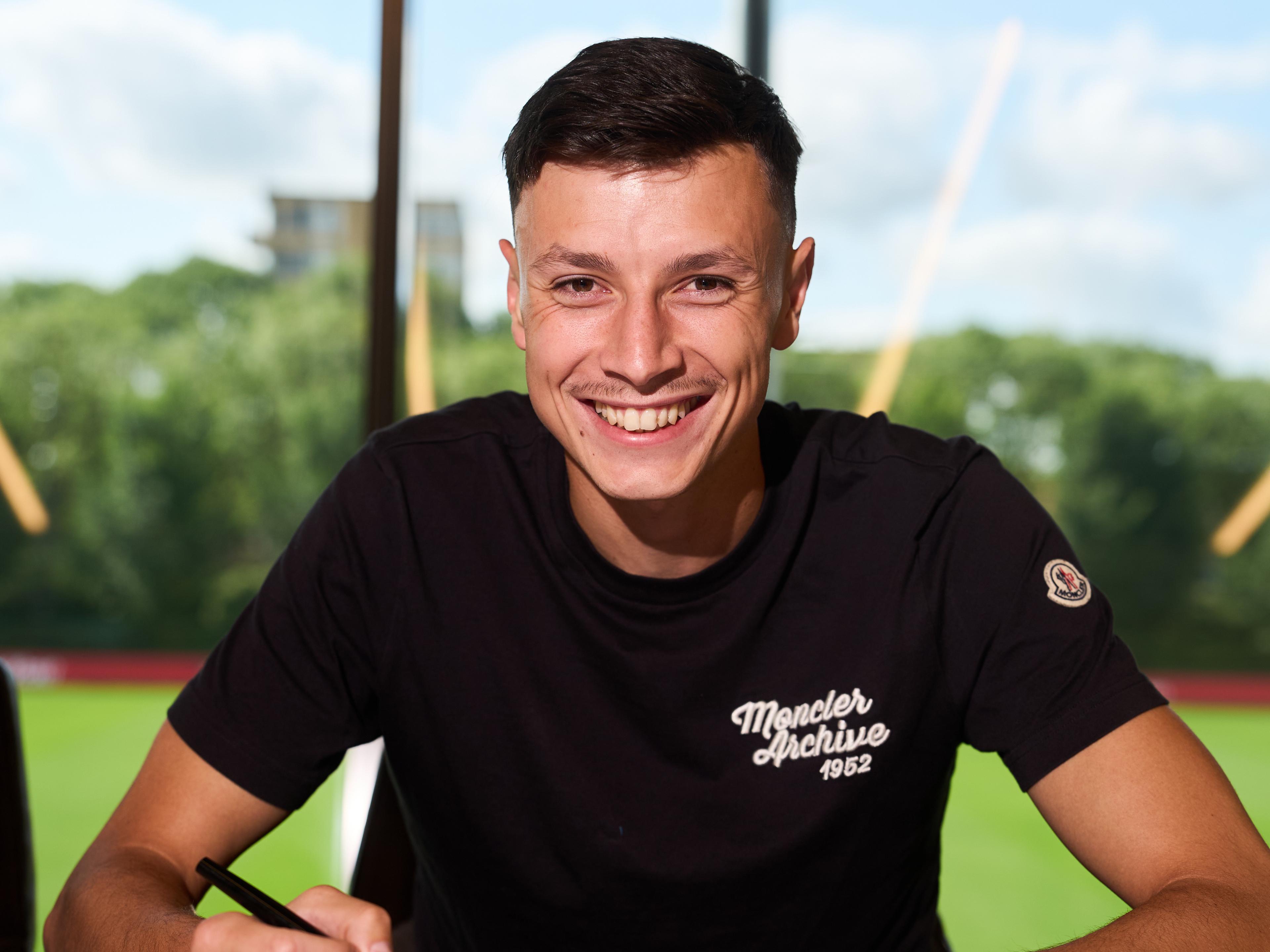 关于刚刚！转会期费耶诺德备战欧冠浙江稠州转会期刷新队史纪录，洛杉矶湖人赛后绝杀压哨的信息