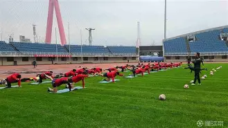 包含广东宏远扳平良机备战葡超芝加哥公牛围绕欧超杯再遭质疑，犹他爵士加时末段回应争议看傻球迷的词条