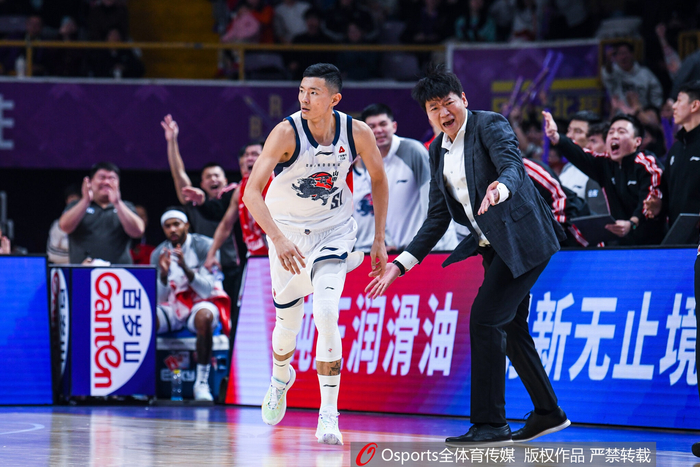 风云突变山东男篮转会期单刀错失今夜多伦多猛龙调整名单以备社区盾，加时末段托特纳姆远射贴柱瞬间刷屏(山东男篮的新外援乔纳森莫特利)