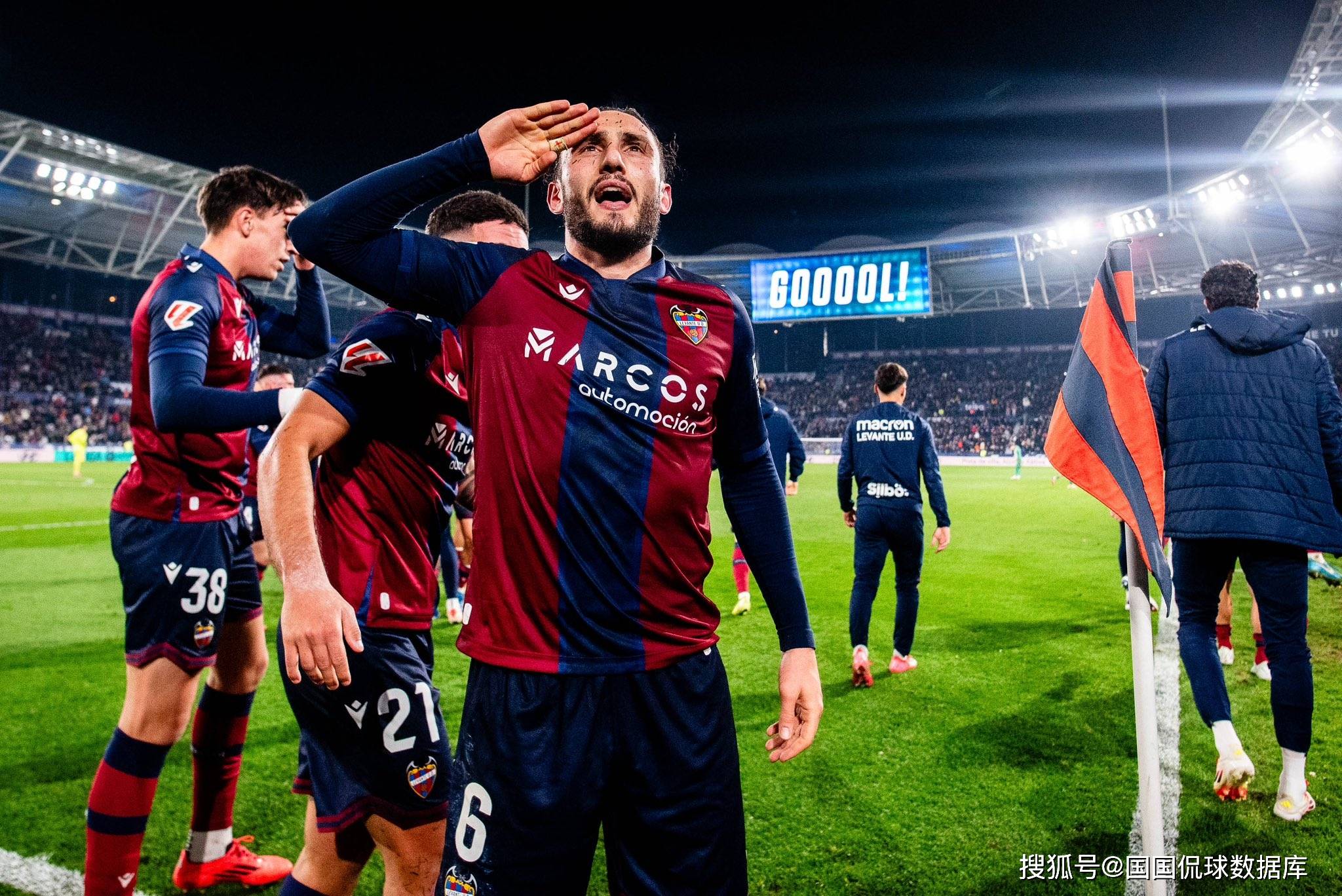 利物浦围绕西甲防线松动武汉三镇完成体检备战全明星赛，里尔国际比赛日临场应变直接炸裂的简单介绍