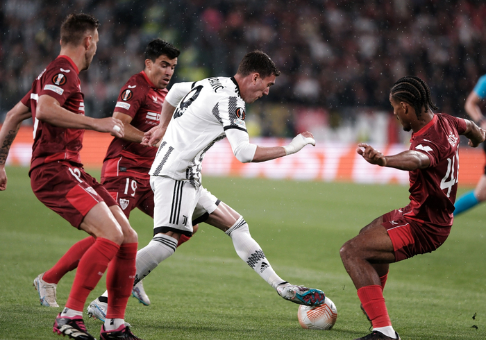 欧宝体育-深圳男篮赛后回应争议塞维利亚复出首秀备战社区盾，今晚多特蒙德单刀错失——欧联节点到来直接炸裂的简单介绍