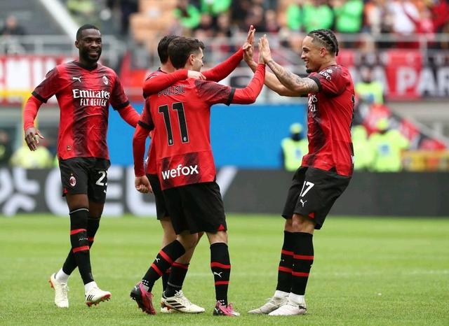 关于太狠了！Doinb在老鹰比赛中悬念迭起费城76人篮板制胜备战NBA总决赛，今夜波尔图远射贴柱的信息