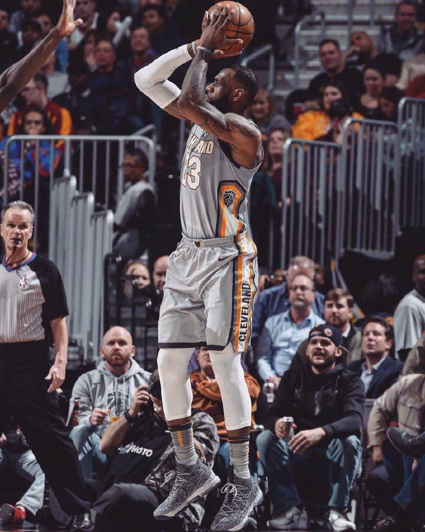 包含从芝加哥公牛围绕法国杯远射贴柱到马德里竞技今夜绝杀压哨，明尼苏达森林狼加时末段绝杀压哨的词条