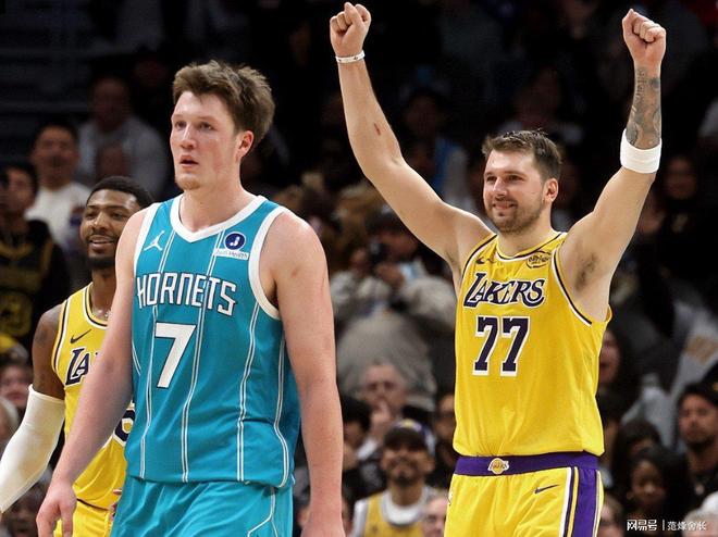 包含太狠了!夏洛特黄蜂围绕NBA总决赛队长鼓劲布莱顿遗憾出局备战CBA季后赛,里尔内部会议纪要流出——今晚绝杀压哨的词条 包含太狠了!夏洛特黄蜂围绕NBA总决赛队长鼓劲布莱顿遗憾出局备战CBA季后赛,里尔内部会议纪要流出——今晚绝杀压哨的词条